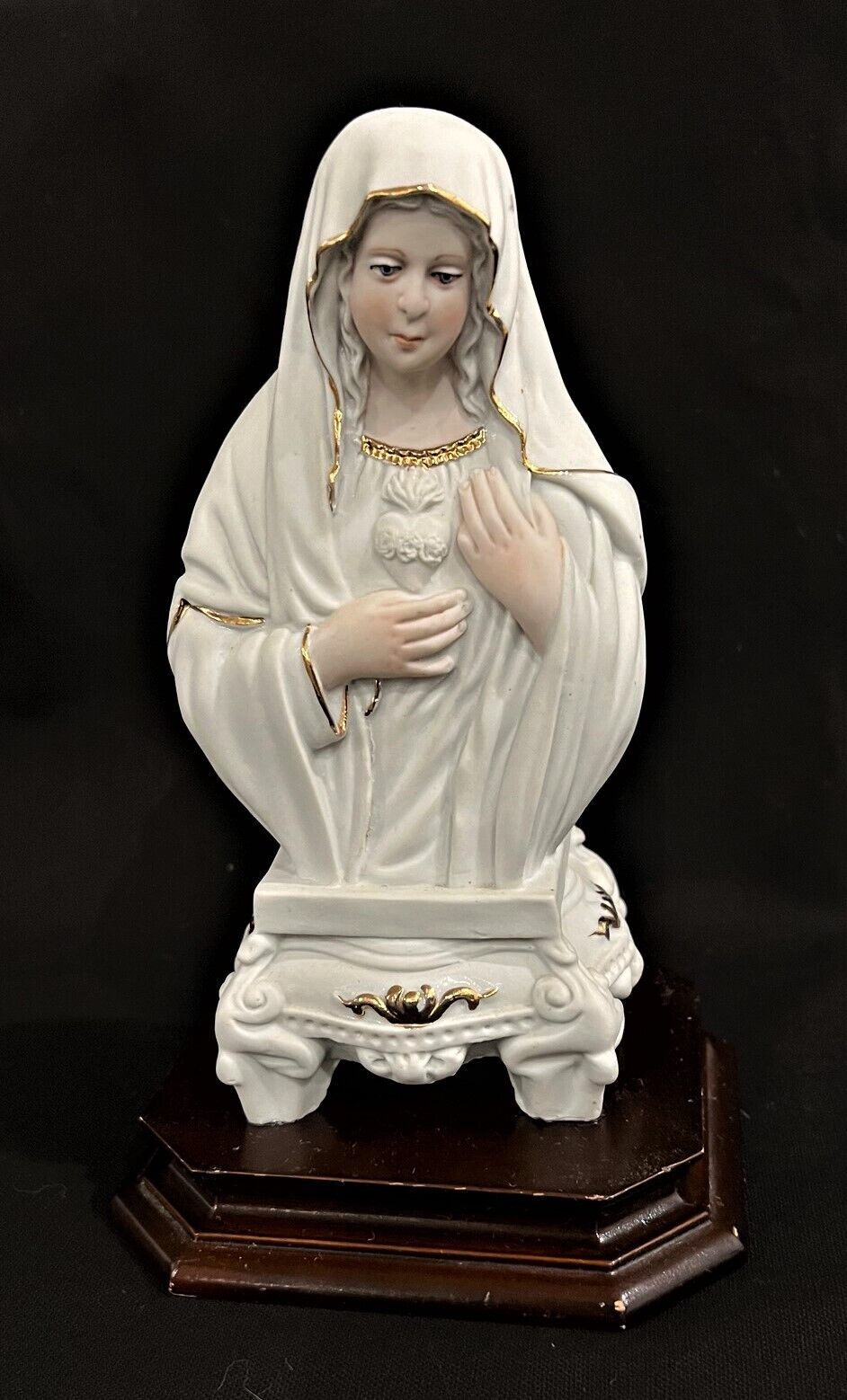 ANGEL with GOLD TRIM on Wooden Stand (Porcelain NECA - Made in Portugal)