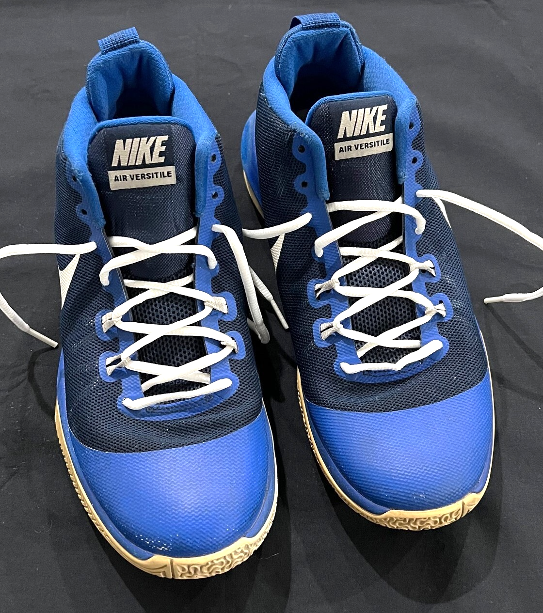 NIKE Air Versitile SHOES - Mens (U.S. Size 9)  Blue/Black/White  (No Box)